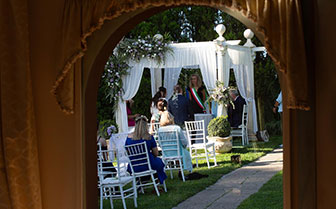 Celebrazione ufficiale in villa a Roma